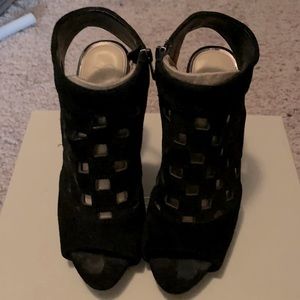 Sexy Black Suede Slingback…